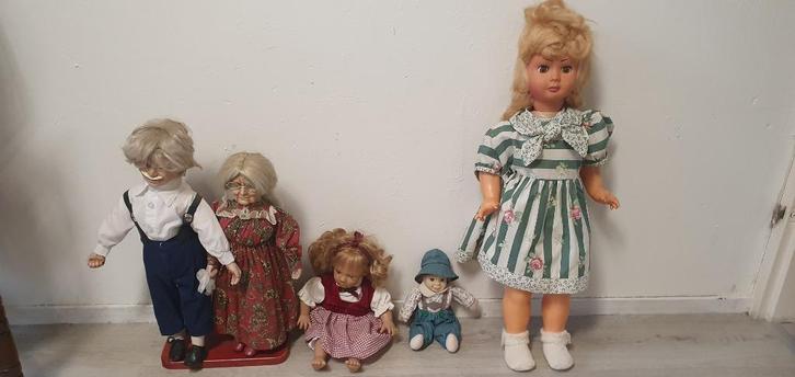 te koop 5 porseleinen poppen de grote pop antiek, Verzamelen, Poppen, Zo goed als nieuw, Pop, Levensecht of Reborn, Ophalen of Verzenden