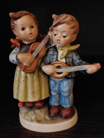 Hummel van Goebel- 2 muziekanten jongen en meisje beschikbaar voor biedingen