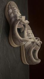 Grijze adidas campus schoenen, Instappers, Ophalen of Verzenden, Zo goed als nieuw, Grijs