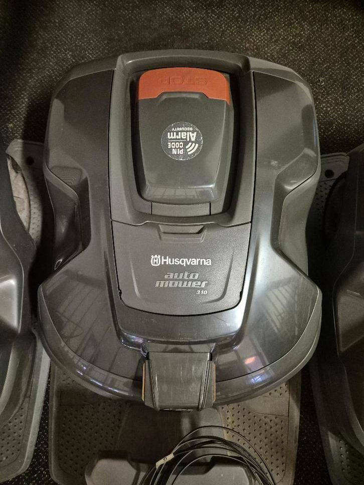 Husqvarna Automower 310 robotmaaier, Tuin en Terras, Robotmaaiers, Gebruikt, 20 tot 25 cm, Ophalen of Verzenden