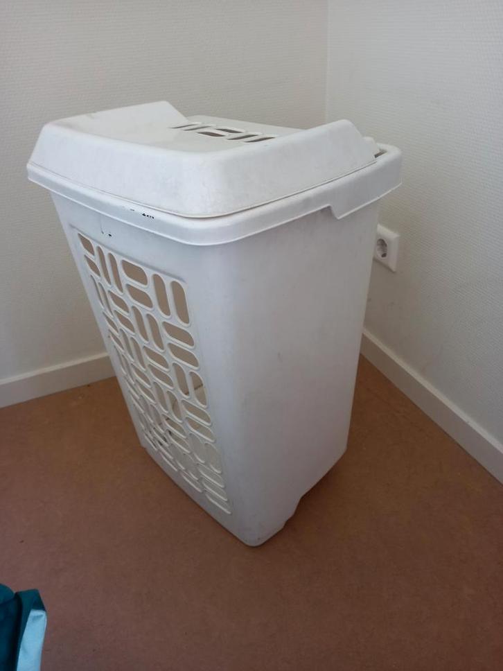Wasmand met deksel, Huis en Inrichting, Woonaccessoires | Prullenbakken, Gebruikt, Kunststof, 50 tot 75 cm, 40 liter of meer, Ophalen