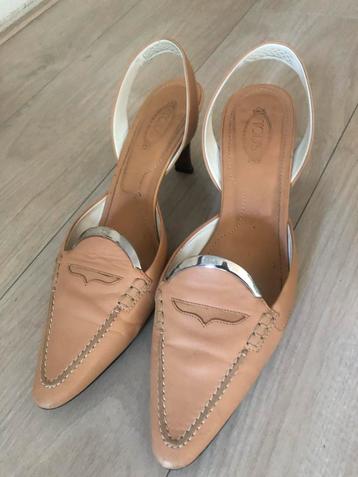 Tod's Pumps Beige Maat 39 beschikbaar voor biedingen