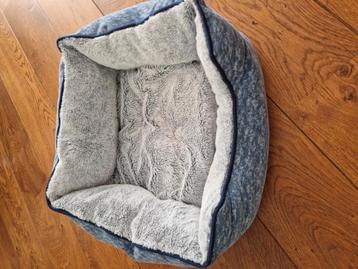Kattenmand of voor kleine hond beschikbaar voor biedingen
