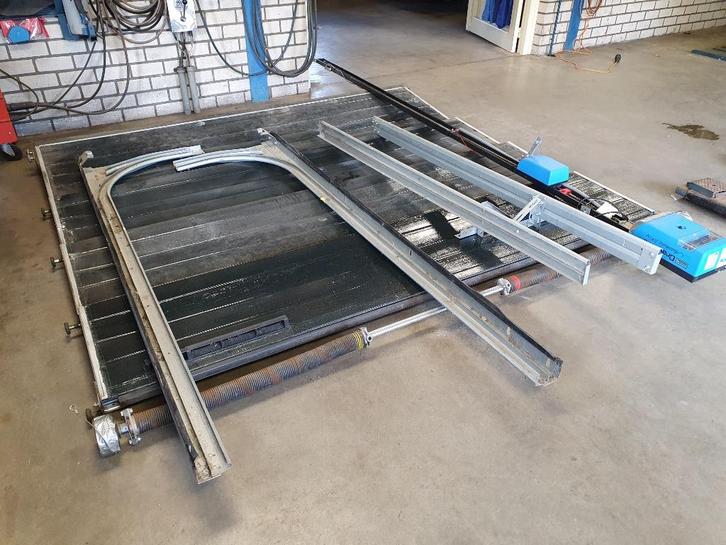 CRAWFORD GARAGE ROLDEUR COMPLEET ELECTRISCH OUDER MODEL, Doe-het-zelf en Verbouw, Deuren en Horren, Gebruikt, Garagedeur, 215 cm of meer