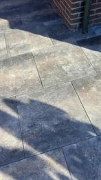 Gratis 14 nieuwe 60x60 tegels en geel zand, Tuin en Terras, Tegels en Klinkers, Ophalen, Zo goed als nieuw, Beton, Terrastegels