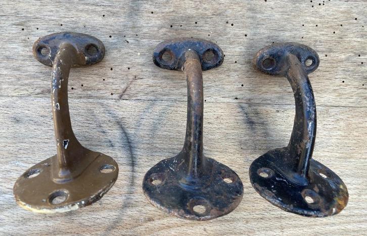 3x Brocante oude gietijzeren trapleuninghouder, Antiek en Kunst, Curiosa en Brocante, Ophalen of Verzenden