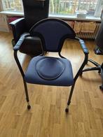 Po stoel, Ophalen, In hoogte verstelbaar, Zo goed als nieuw, Hout