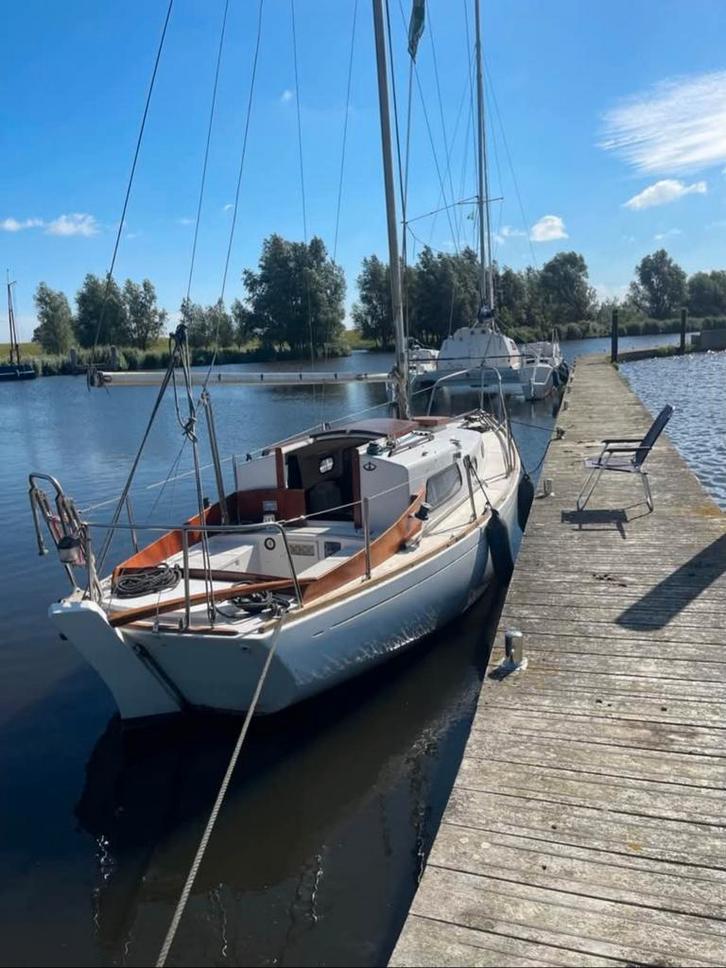 MEENEEMPRIJS Zeilboot Sturgeon 22, Watersport en Boten, Zeilen en Zeiltoebehoren, Gebruikt, Minder dan 15 m², 6 meter of meer