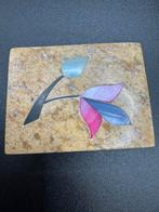 Stenen doosje met parelmoer bloem - Indië, Ophalen of Verzenden, Gebruikt, Overige materialen, Minder dan 50 cm