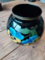Vintage vaas met bloemmotief, Huis en Inrichting, Woonaccessoires | Vazen, Zwart, Aardewerk of Porselein, Ophalen of Verzenden