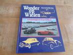 Wereld op Wielen - Auto Nostalgie uit de jaren 1945-1965 NL, Boeken, Auto's | Boeken, Verzenden, Gelezen, Algemeen