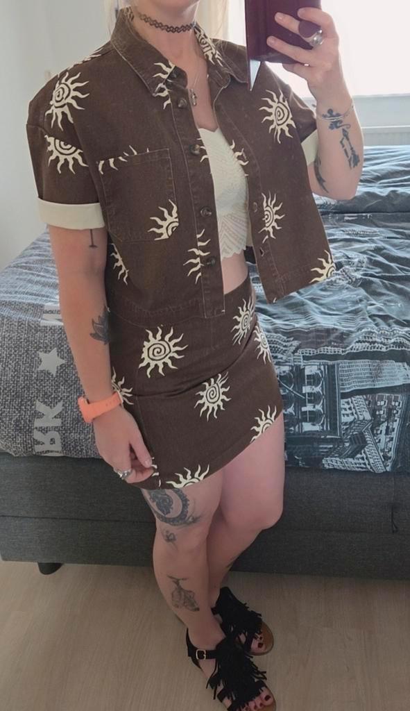 Minre sunrise skirt en jasje 1x gedragen, Kleding | Dames, Overige Dameskleding, Zo goed als nieuw, Verzenden