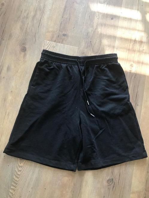 H&M zwart short joggingstof mt M, Kleding | Heren, Broeken en Pantalons, Zo goed als nieuw, Maat 48/50 (M), Zwart, Ophalen of Verzenden