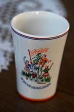 Beker bevrijdingsdag 1955 P.Regout, Ophalen of Verzenden, Zo goed als nieuw, Nederland, Servies