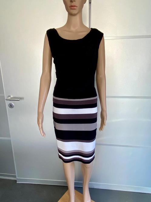 i507 Karen Millen: maat 2=36=S jurk jurkje zwart/grijs/wit, Kleding | Dames, Jurken, Zo goed als nieuw, Maat 36 (S), Zwart, Knielengte