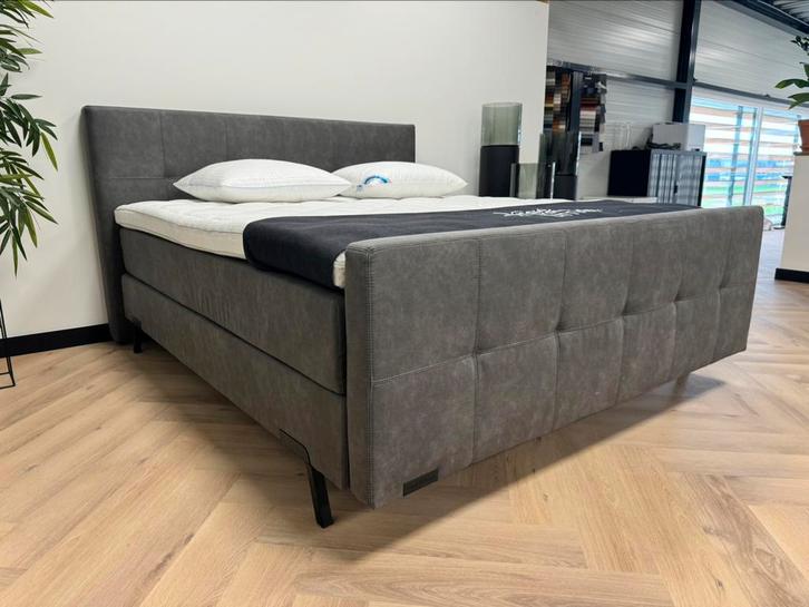 BOXSPRING MET VOETENBORD 180x200 incl 10cm koudschuimtopper, Huis en Inrichting, Slaapkamer | Boxsprings, Nieuw, 180 cm, 200 cm