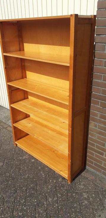 Vintage lundia boekenkast H169 B104 D 30 beschikbaar voor biedingen