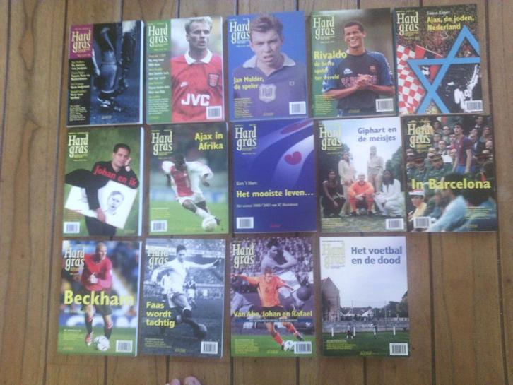 voetbal- boeken-Hard gras voetbalboeken ( 38 st), Boeken, Sportboeken, Zo goed als nieuw, Balsport, Ophalen of Verzenden