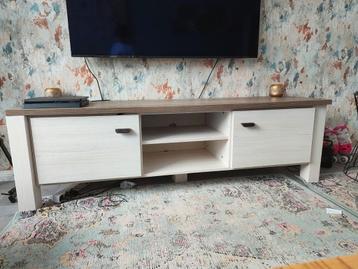 Tv kast van leenbakker 90 euro