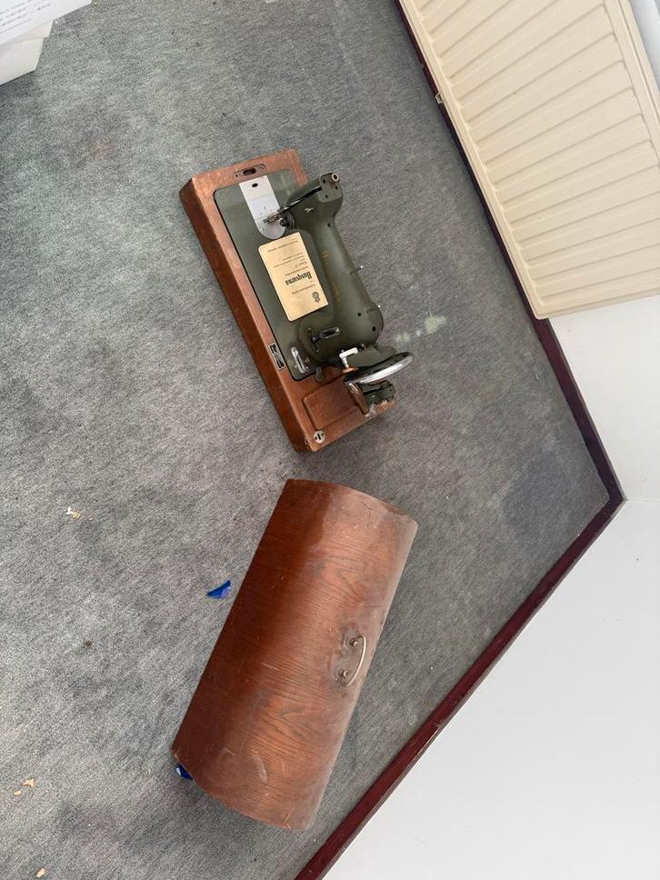 Vintage Husqvarna Naaimachine - Klassieker!, Antiek en Kunst, Antiek | Naaimachines, Ophalen