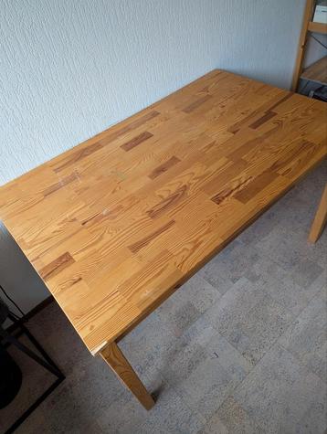Eet- of hobby tafel beschikbaar voor biedingen