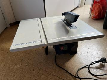 cirkelzaag machine beschikbaar voor biedingen
