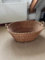 Oude rieten mand, Huis en Inrichting, Woonaccessoires | Schalen en Manden, Ophalen, Gebruikt, Mand, Riet