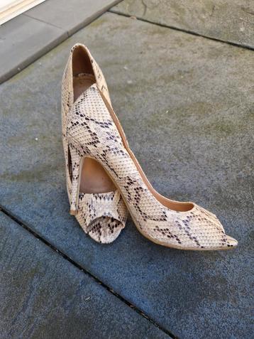 Dames pumps slangenprint. beschikbaar voor biedingen