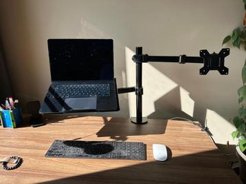 Monitor & Laptop – Verstelbare/Adjustable Dubbel arm beschikbaar voor biedingen