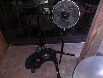 Elite Turno Smart Trainer+ LapToptafel+ AEG Ventilator beschikbaar voor biedingen