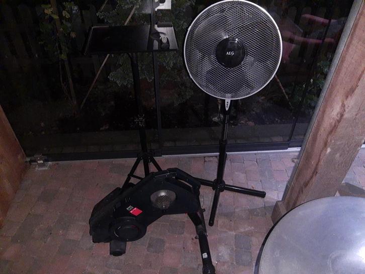 Elite Turno Smart Trainer+ LapToptafel+ AEG Ventilator, Sport en Fitness, Wielrennen, Gebruikt, Overige typen, Ophalen