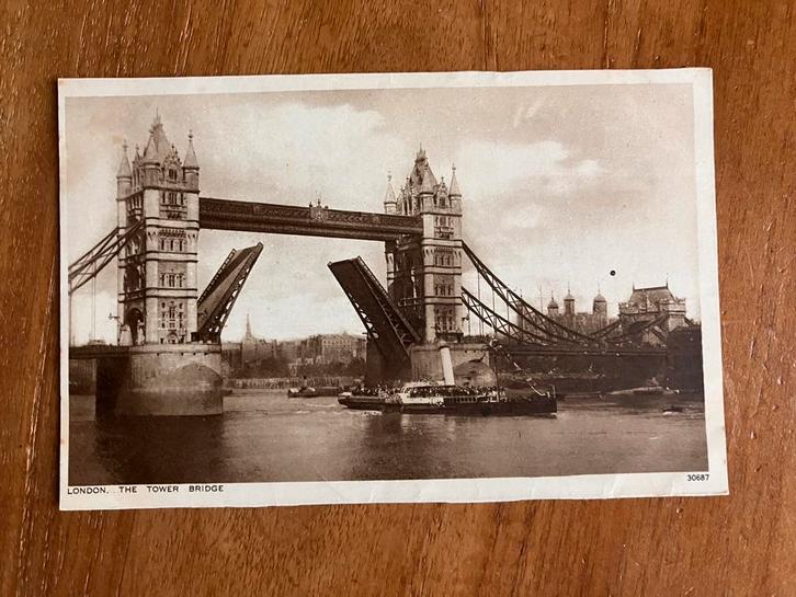 Londen - Raderboot vaart onder de Tower Bridge, Verzamelen, Scheepvaart, Gebruikt, Kaart, Foto of Prent, Motorboot, Ophalen of Verzenden