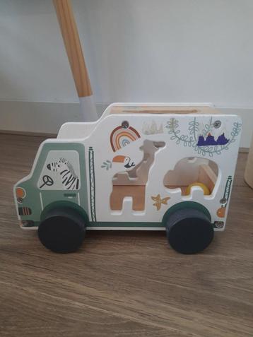 Houten auto  beschikbaar voor biedingen
