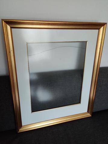 Klassieke goudkleurige schilderijlijst 64x77 cm. beschikbaar voor biedingen