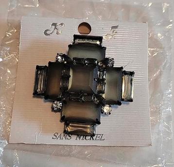 Vintage broche kruis kristallen glas en strass  beschikbaar voor biedingen