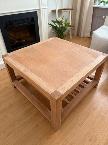 Houten vierkante salontafel 80x80 cm beschikbaar voor biedingen