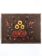 Vintage kistje bruin bloemen handbeschilderd hout bloem rood, Ophalen, Minder dan 50 cm, Minder dan 50 cm, Zo goed als nieuw