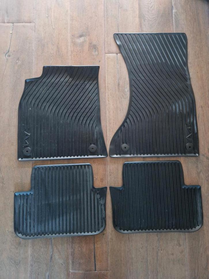 Rubber mattenset Audi A4 Avant B8.5, Auto diversen, Automatten, Gebruikt, Ophalen of Verzenden