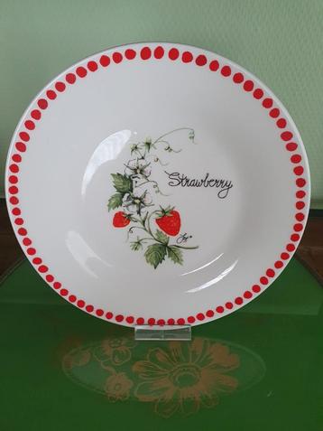 2 bordjes Jet ter Steege Strawberry ontbijtborden aardbeien  beschikbaar voor biedingen
