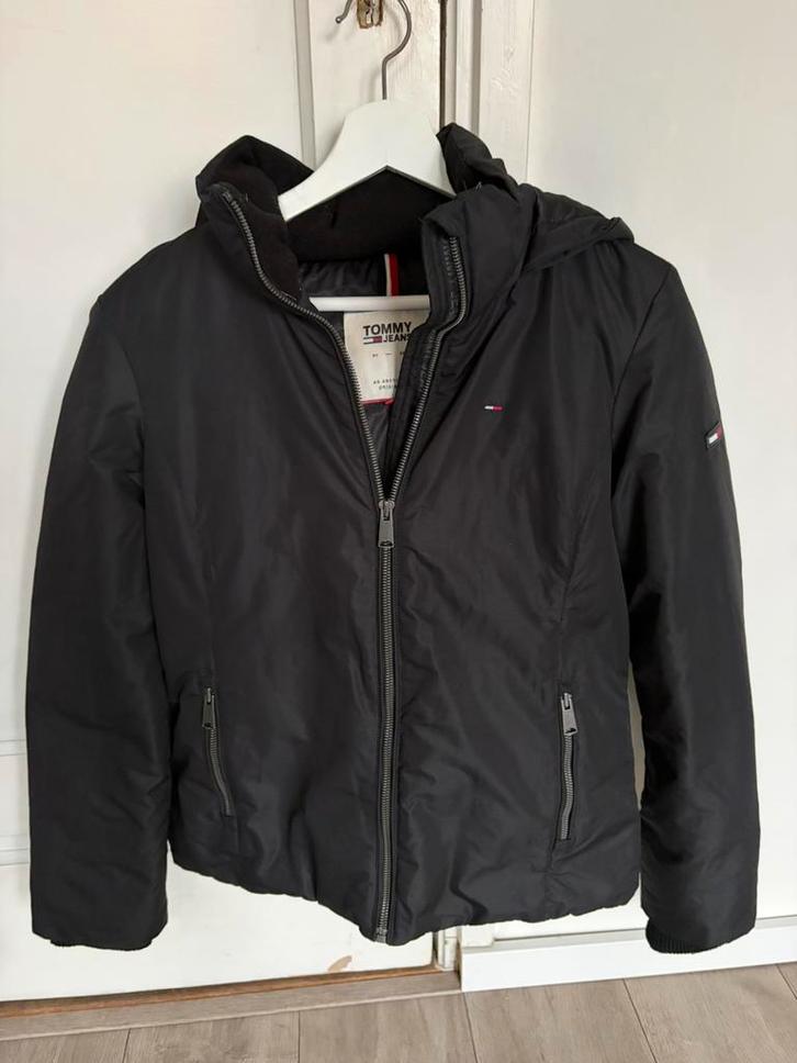 Tommy Hilfiger winterjas, Kleding | Dames, Jassen | Winter, Gedragen, Maat 38/40 (M), Zwart, Ophalen of Verzenden