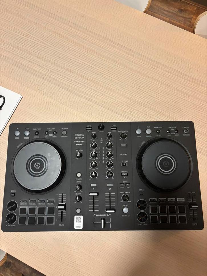Pioneer DDJ-FLX4 (2 months use), Muziek en Instrumenten, Dj-sets en Draaitafels, Zo goed als nieuw, Pioneer, Ophalen of Verzenden