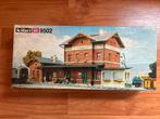 Kibri HO 9502 Eschbronn - Modelbouw Station, Hobby en Vrije tijd, Modeltreinen | H0, Ophalen of Verzenden, Zo goed als nieuw, Gelijkstroom