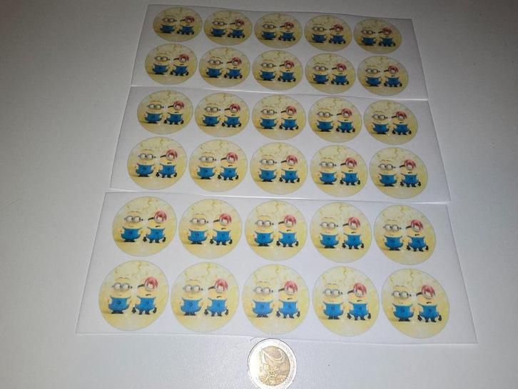 SALE Minions Ouwel (dik) (30x 3,7cm) (eetbaar), Hobby en Vrije tijd, Taarten en Cupcakes maken, Nieuw, Versiering, Cupcakes, Ophalen of Verzenden