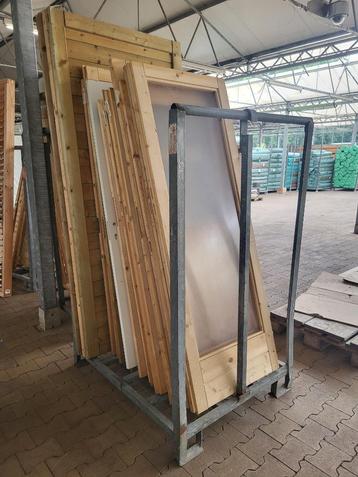 Partij deurbladen voor blokhutten/tuinhuis beschikbaar voor biedingen