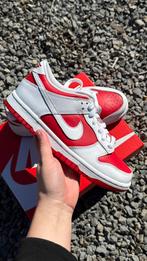 Nike dunk low championship red GS 37,5, Ophalen of Verzenden, Nieuw, Rood, Sneakers of Gympen