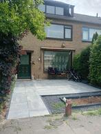 Ruime eensgezinswoning te huur voor 1 jaar . Gedateerd, Hardinxveld giessendam, Direct bij eigenaar, 111 m², Tussenwoning