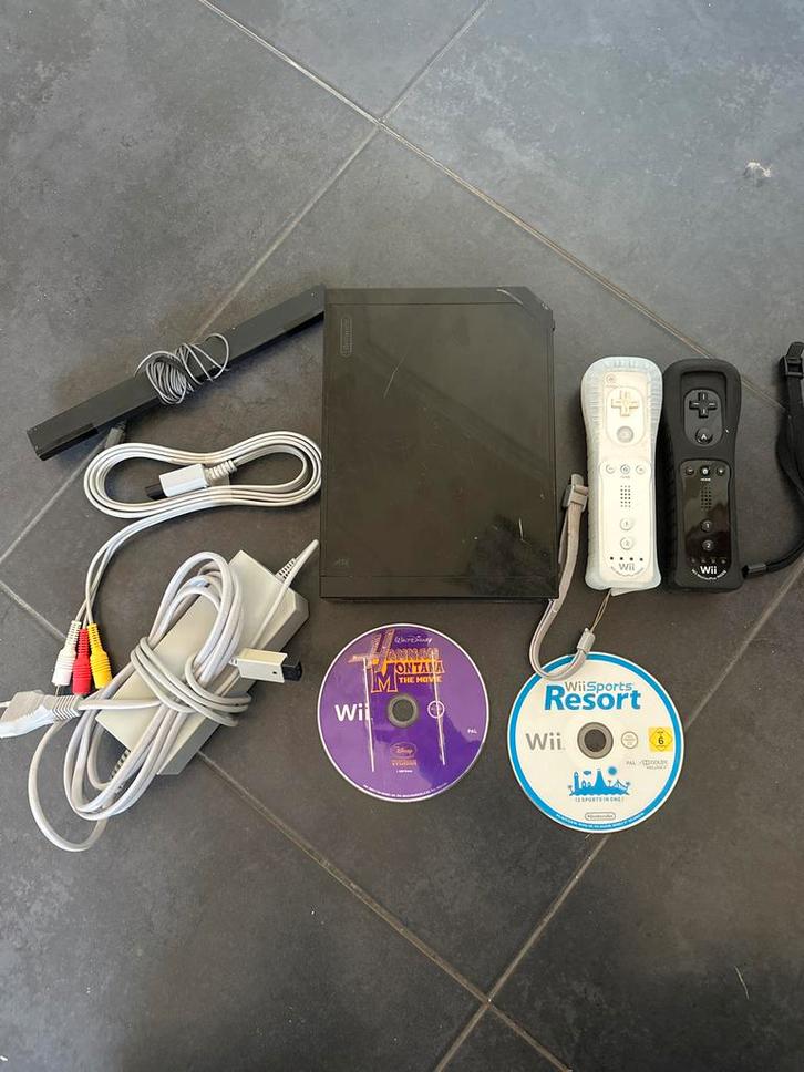 Nintendo Wii (RVL-101) Complete Set + 2 Controller + spellen, Spelcomputers en Games, Spelcomputers | Nintendo Wii, Gebruikt, Met 2 controllers