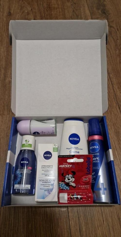 Nivea gift box / Cadeaubox / Surprise geschenk vrouwen., Sieraden, Tassen en Uiterlijk, Uiterlijk | Lichaamsverzorging, Nieuw