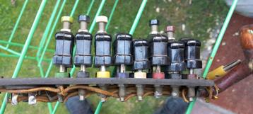 8 Bakelieten connectoren  beschikbaar voor biedingen