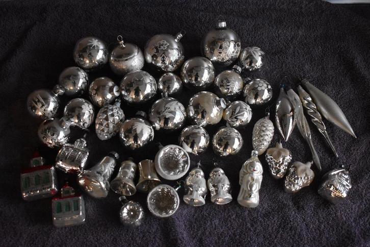 42 vintage glazen kerstballen dennenappels klokjes engel etc, Diversen, Kerst, Gebruikt, Ophalen of Verzenden